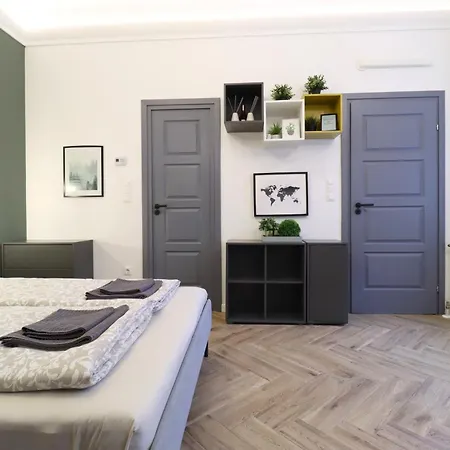 Apartment Nyugati Near Train Station Budapest