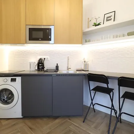 Apartment Nyugati Near Train Station *